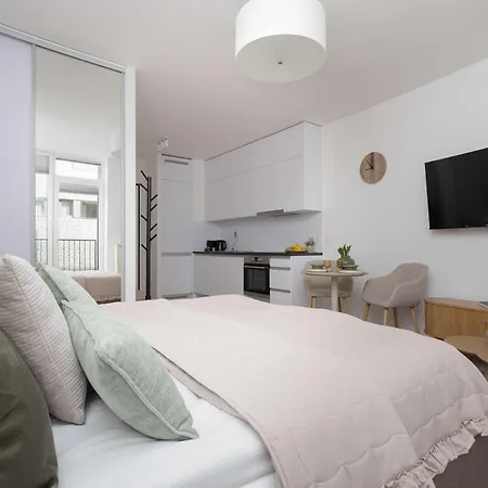 Browary Warszawskie Stylowe Studia Z Balkonami W Centrum By Renters Premium Warschau
